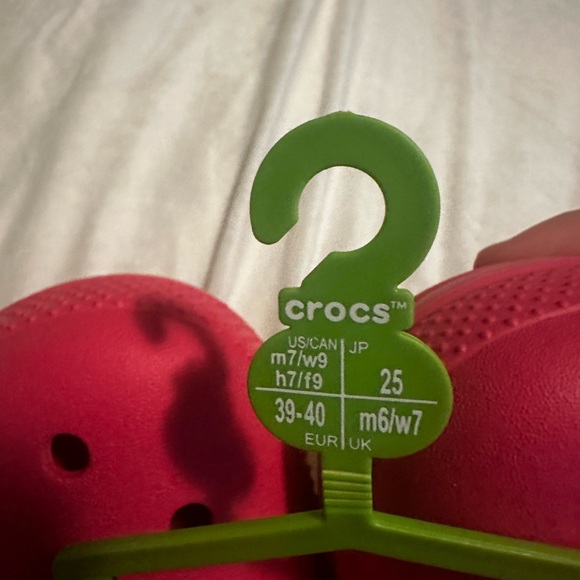 🆕 Fuzzy CROCS - Picture 4 of 5